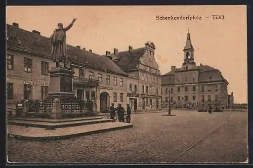 AK Tilsit, Schenkendorfplatz mit Denkmal