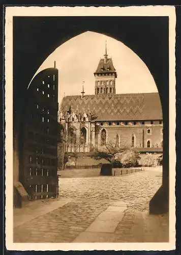 AK Marienburg, Eingang zum Schlosshof