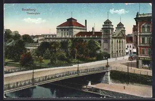 AK Bromberg / Bydgoszcz, Theaterplatz, Strassenbahn