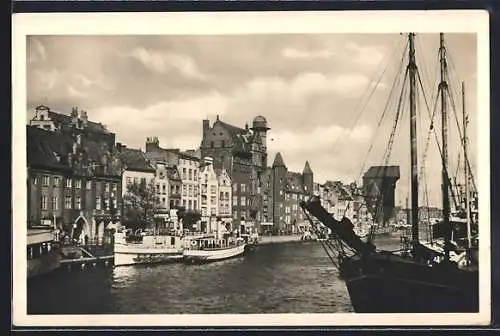 AK Danzig, Lange Brücke, Dampfer am Anleger, Krantor