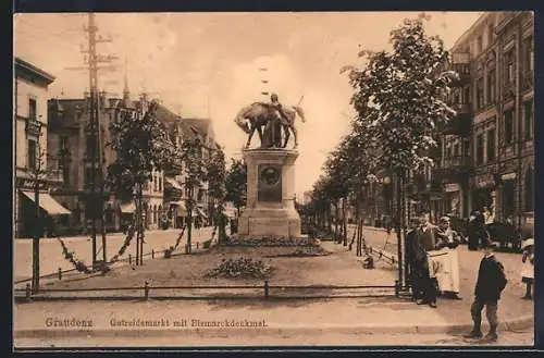 AK Graudenz, Getreidemarkt mit Bismarckdenkmal