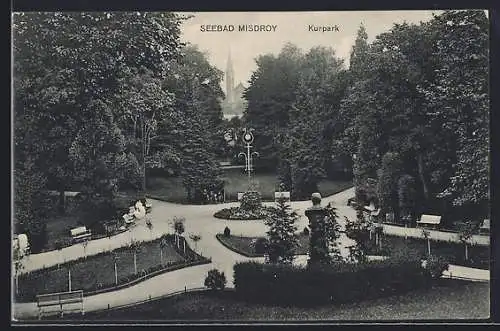AK Misdroy, Kurpark Denkmal mit Ruhebänken