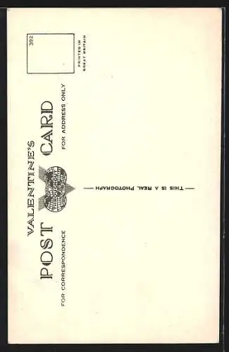 AK Kriegsschiff H.M.S. Furious in voller Fahrt