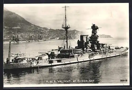 AK Gibraltar, HMS Valiant im Hafen