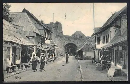 AK Jajce, Strassenpartie mit Frauen in Trachten