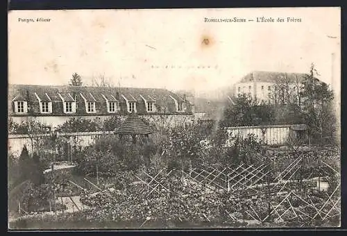 AK Romilly-sur-Seine, L`École des Frères et jardin environnant