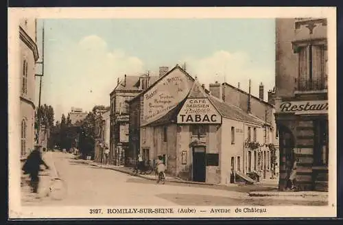 AK Romilly-sur-Seine, Avenue de Château avec café et cyclistes