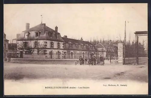 AK Romilly-sur-Seine, Les Écoles
