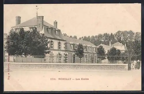 AK Romilly, Les Écoles