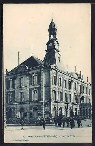 AK Romilly-sur-Seine, Hôtel de Ville et son horloge majestueuse