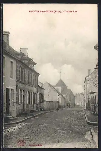AK Neuville-sur-Seine, Grande-Rue avec vue sur l`église au fond