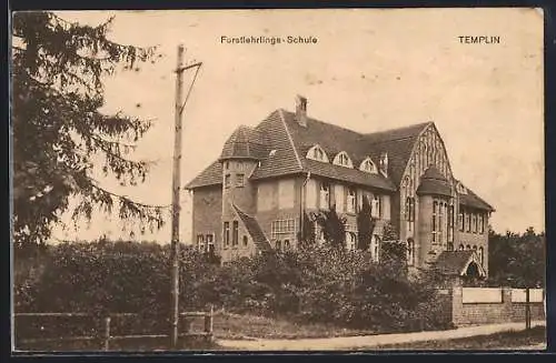 AK Templin / Uckermark, Forstlehrlings-Schule mit Anlage, von der Strasse gesehen