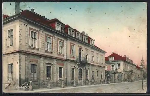AK Dresden-Friedrichstadt, Stadtkrankenhaus mit Strasse, Altes Haus in der Friedrichstrasse