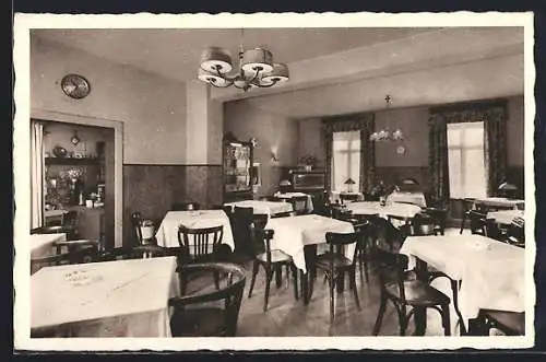 AK Oranienburg /Berlin, Hotel-Restaurant Deutsches Haus H. Fischer, Innenansicht Speisesaal