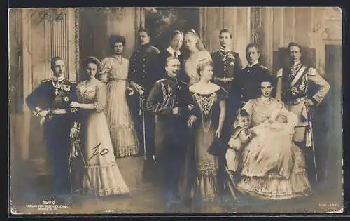 AK Kaiserin Auguste Victoria Königin von Preussen mit ihrem Gemahl und Familie