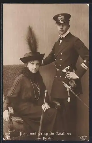 Foto-AK Portrait Prinz und Prinzessin Adalbert von Preussen in Uniform mit Dolch