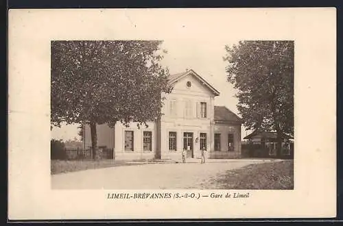 AK Limeil-Brévannes, Gare de Limeil, Strassenansicht des Bahnhofs