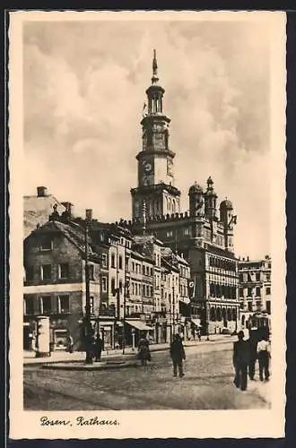 AK Posen, Rathaus, Strassenpartie mit Passanten