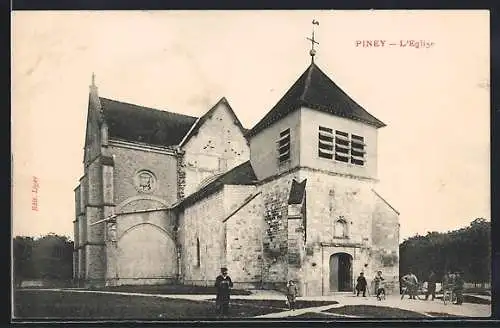 AK Piney, L`Église