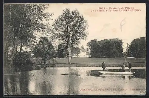 AK Piney, Le Château et le Parc de Brantigny avec barque sur le lac