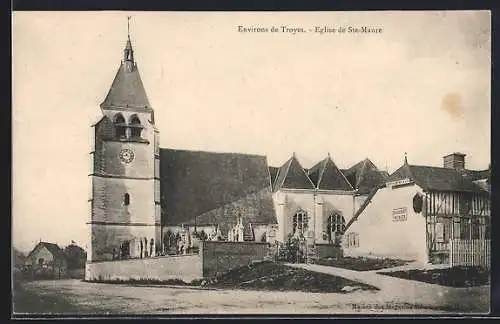 AK Sainte-Maure, Église de Sainte-Maure avec son clocher et bâtiments adjacents