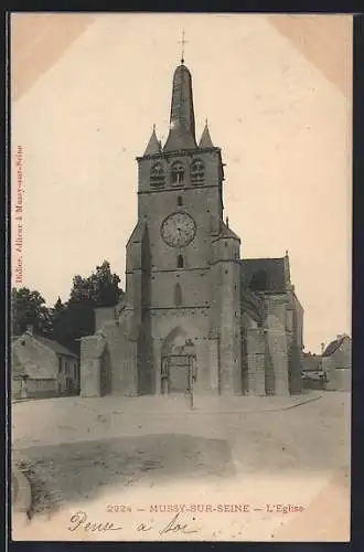 AK Mussy-sur-Seine, L`Église majestueuse en pierre avec son horloge ancienne