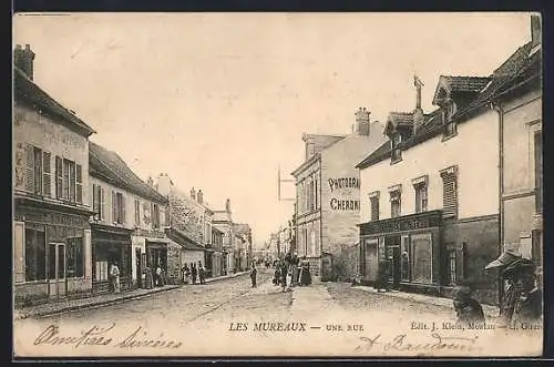 AK Les Mureaux, Une Rue, Strassenpartie