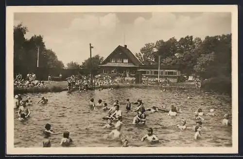 AK Radosovice, Koupaliste, Blick ins Schwimmbad
