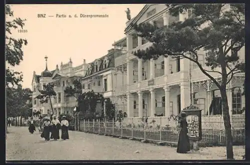 AK Binz, Strassenpartie an der Dünenpromenade