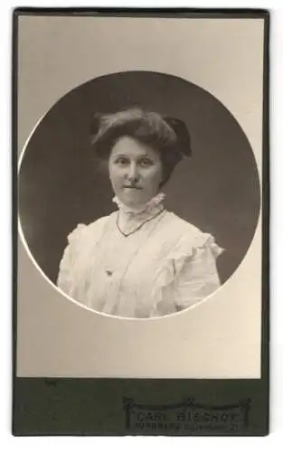 Fotografie Carl Bischof, Nürnberg, Bayreutherstrasse 21, Porträt einer Dame