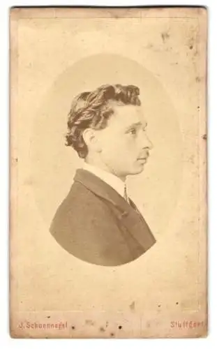 Fotografie J. Schoennagel, Stuttgart, Büchsenstrasse 50, Seitenprofil eines jungen Mannes