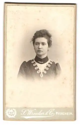 Fotografie S. Wronker & Co., Pforzheim, Porträt einer jungen Frau