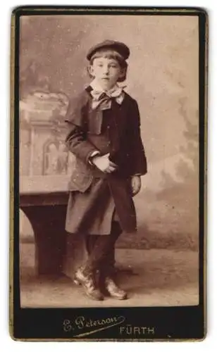 Fotografie E. Peterson, Fürth, Königstr. 107, Portrait eines Jungen