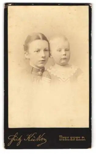 Fotografie Fritz Küken, Bielefeld, Neumarkt 20, Zwei Kinder