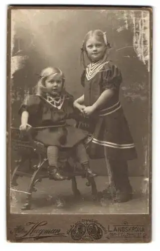 Fotografie Anton Hagman, Landskrona, Zwei Kinder in Matrosenkleidern