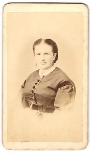 Fotografie M. Keller, Augsburg, Porträt einer Dame