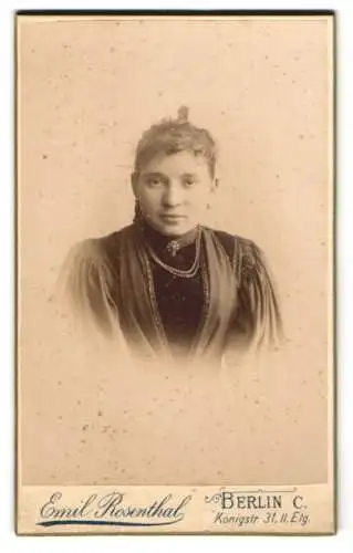 Fotografie Emil Rosenthal, Berlin, Königstr. 31, Porträt einer Dame