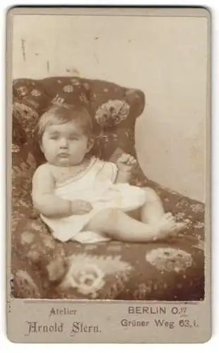 Fotografie Arnold Stern, Berlin, Grüner Weg 63, Porträt eines Kleinkindes