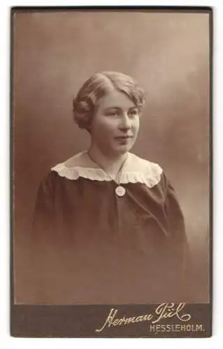 Fotografie Herman Pül, Hessleholm, Rikstel 57, Porträt einer jungen Frau