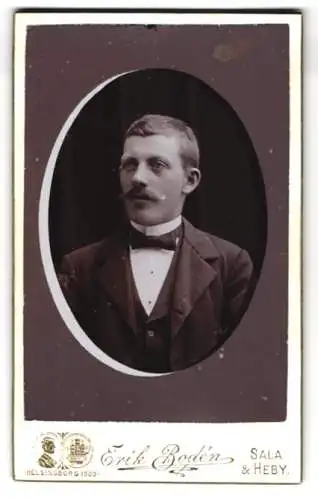 Fotografie Erik Bodén, Sala, Porträt eines eleganten Herrn