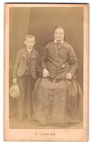 Fotografie Franz Lidauer, Wien, Portrait von Mutter und Sohn