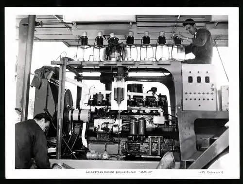 Fotografie La Nouveau Moteur Polycarburant MAGIC, Strom-Aggregat mit einem Vielstoffmotor, Stationär-Motor