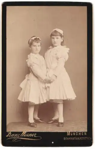 Fotografie Franz Werner, München, Schwanthalerstrasse 1, Zwei Mädchen in weissen Kleidern