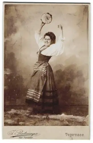 Fotografie J. Reitmayer, Tegernsee, Tänzerin mit Tamburin