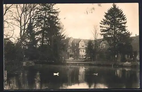 AK Heiligengrabe, Alte Abtei vom Teich aus gesehen