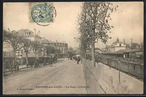 AK Enghien-les-Bains, La Gare, Strassenpartie am Bahnhof