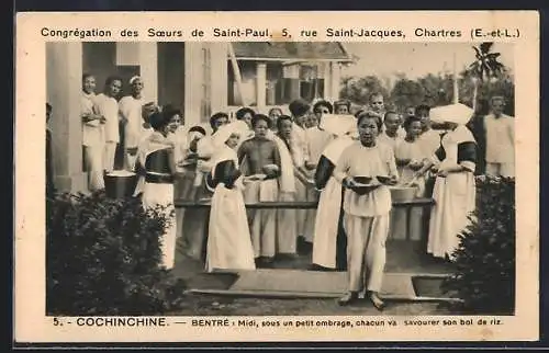 AK Bentré /Cochinchine, Midi, sous un petit ombrage, chacun va savourer son bol de riz