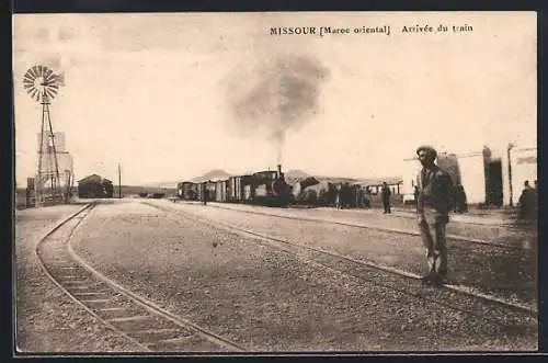 AK Missour, Arrivée du train