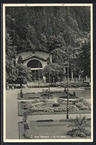 AK Bad Reinerz, Kurpark, Kurgebäude mit Eisernem Kreuz