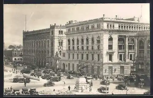 AK Mexico-City, Banco de Mexico y Correo